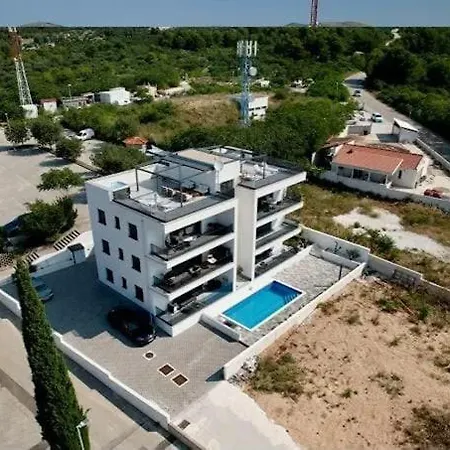Elite Whit Pool * Trogir